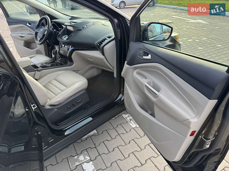 Позашляховик / Кросовер Ford Escape 2017 в Чернівцях