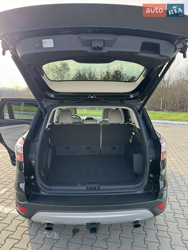 Позашляховик / Кросовер Ford Escape 2017 в Чернівцях