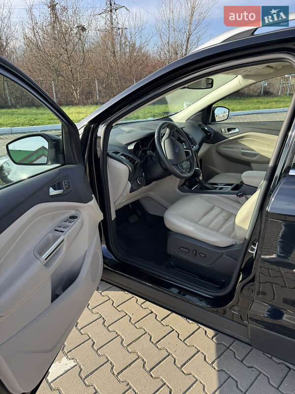 Позашляховик / Кросовер Ford Escape 2017 в Чернівцях