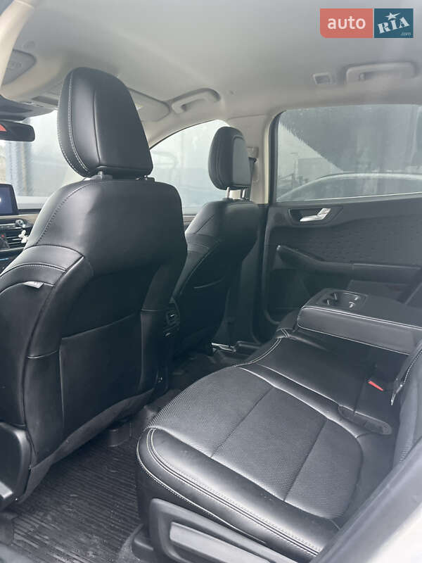 Внедорожник / Кроссовер Ford Escape 2020 в Киеве