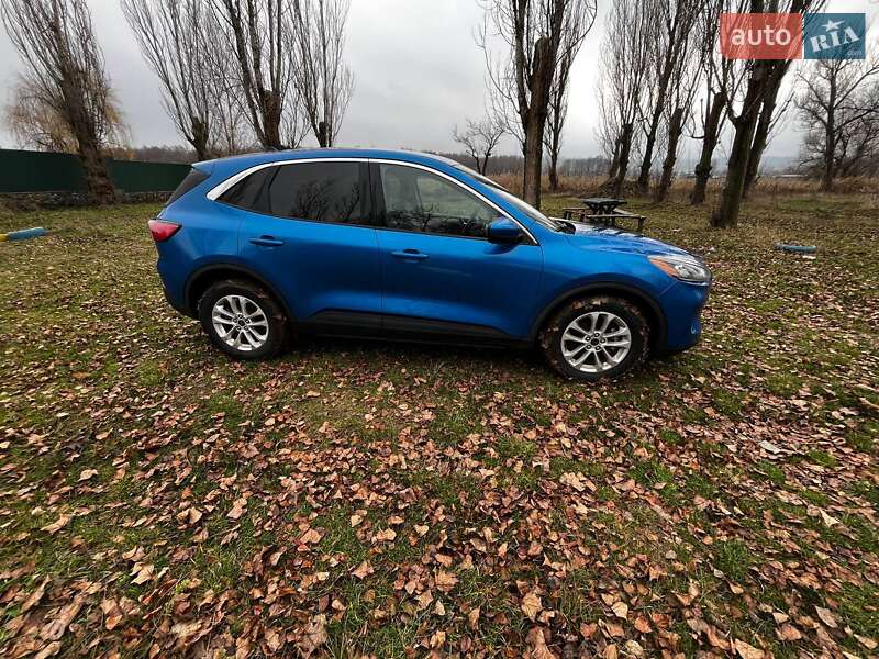 Позашляховик / Кросовер Ford Escape 2020 в Саврані
