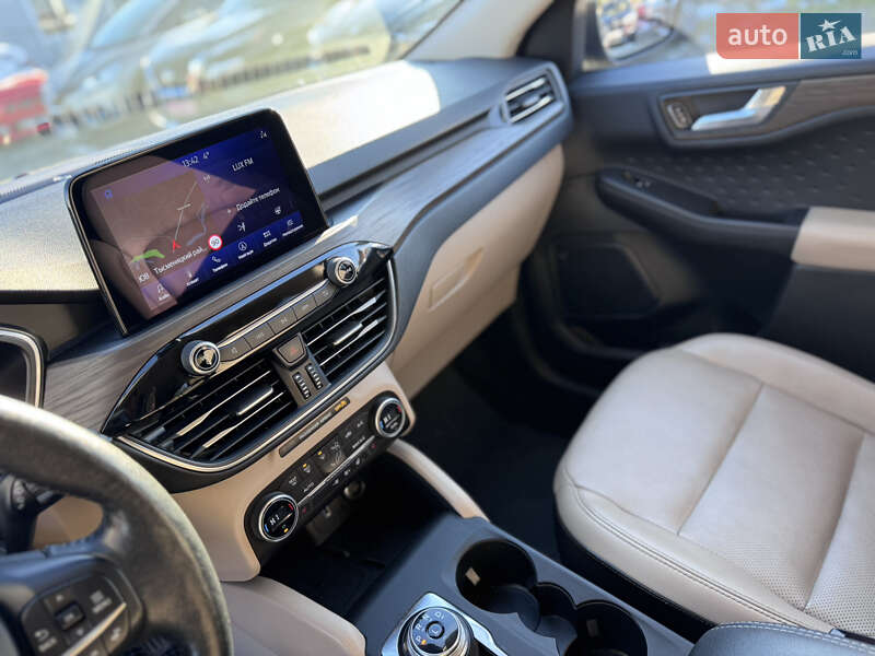 Позашляховик / Кросовер Ford Escape 2020 в Івано-Франківську