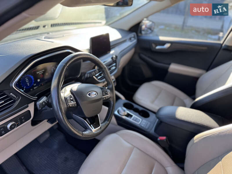 Позашляховик / Кросовер Ford Escape 2020 в Івано-Франківську