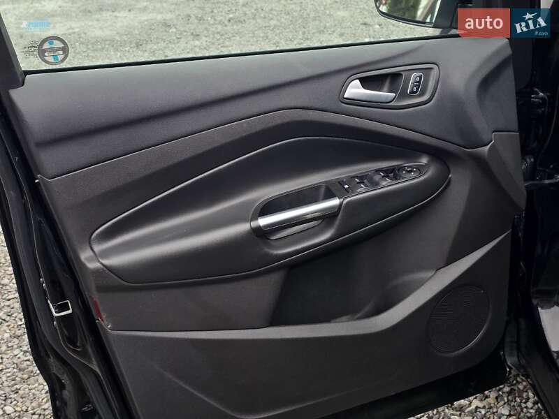 Внедорожник / Кроссовер Ford Escape 2017 в Тернополе