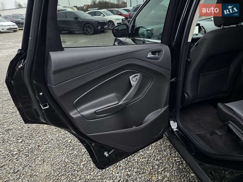 Внедорожник / Кроссовер Ford Escape 2017 в Тернополе