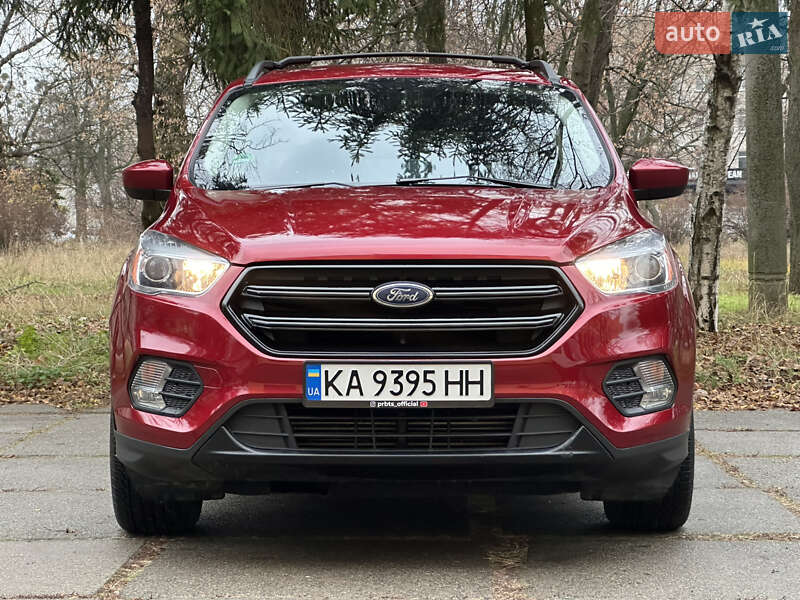 Внедорожник / Кроссовер Ford Escape 2017 в Киеве