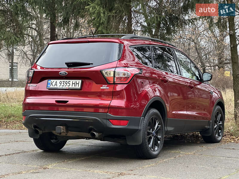 Внедорожник / Кроссовер Ford Escape 2017 в Киеве