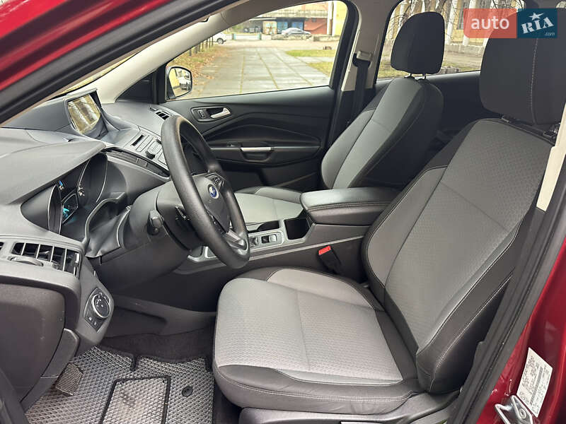 Внедорожник / Кроссовер Ford Escape 2017 в Киеве