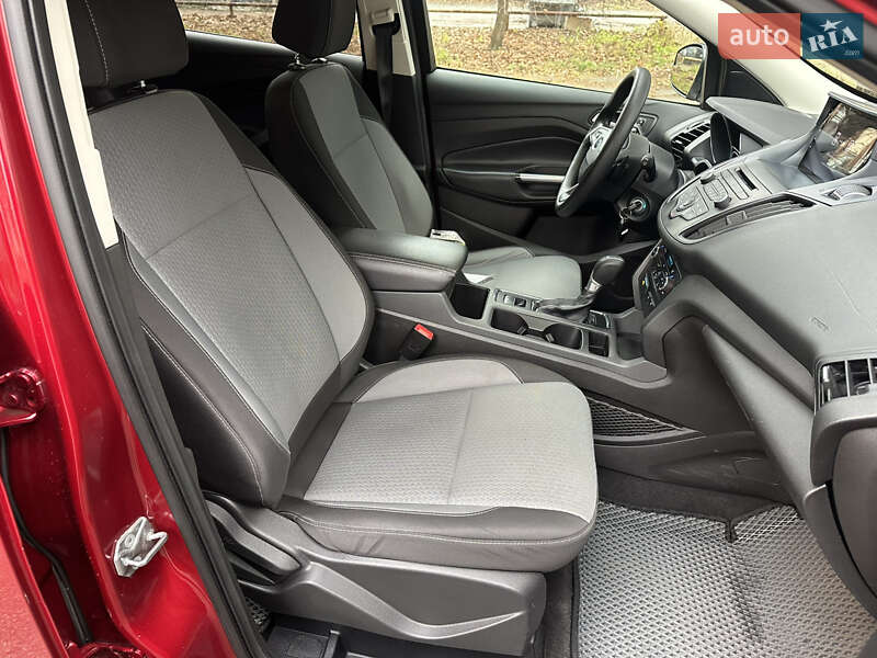 Внедорожник / Кроссовер Ford Escape 2017 в Киеве