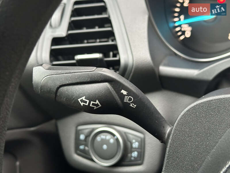 Внедорожник / Кроссовер Ford Escape 2017 в Киеве