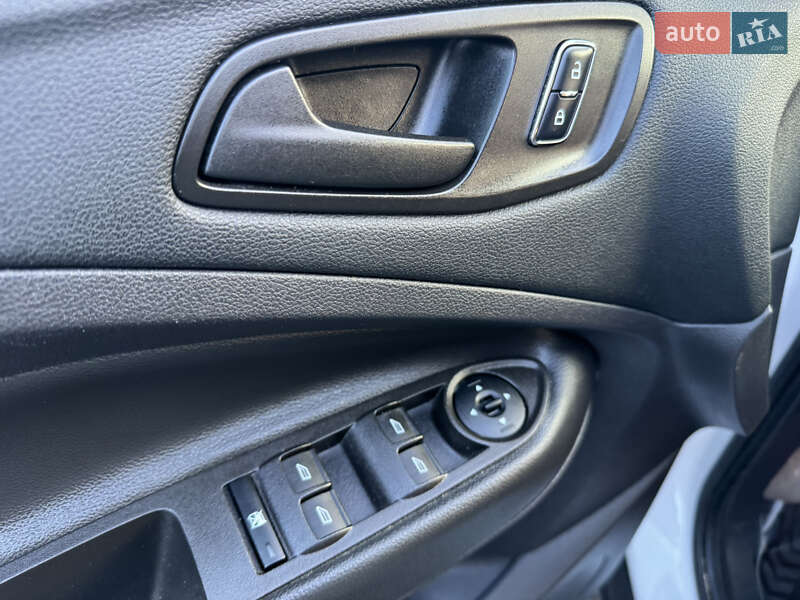 Внедорожник / Кроссовер Ford Escape 2015 в Виннице