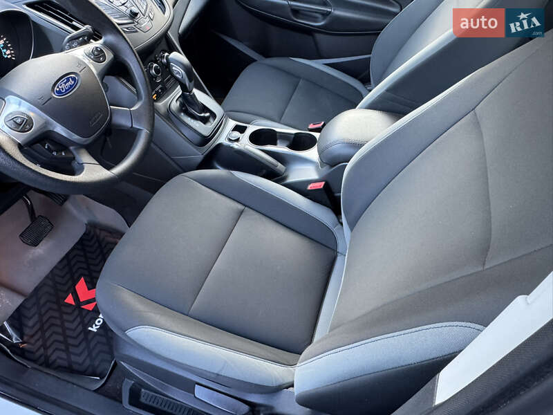 Внедорожник / Кроссовер Ford Escape 2015 в Виннице