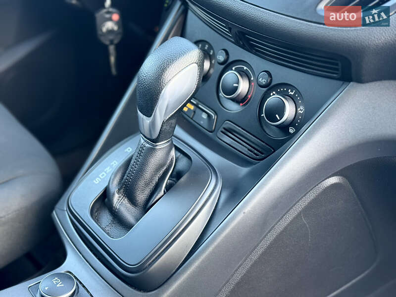 Внедорожник / Кроссовер Ford Escape 2015 в Виннице