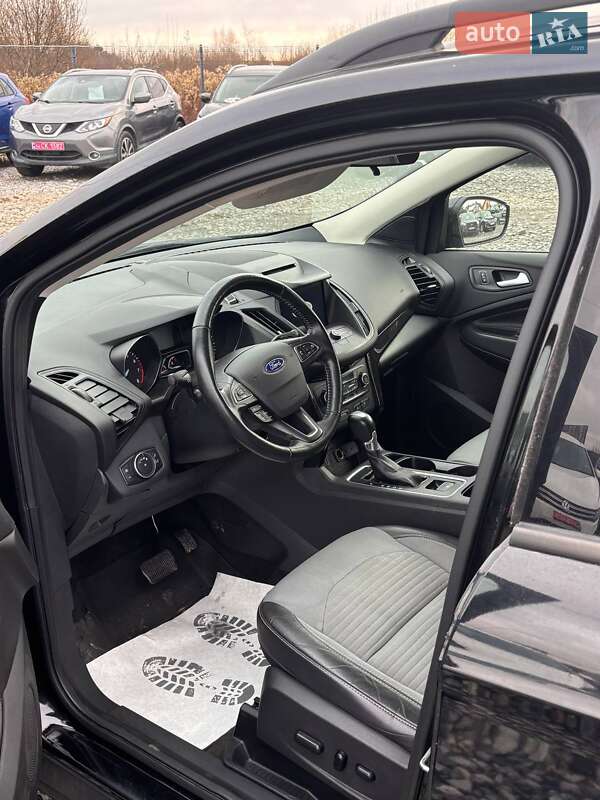 Внедорожник / Кроссовер Ford Escape 2018 в Львове