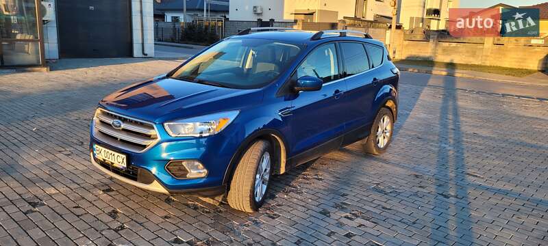 Внедорожник / Кроссовер Ford Escape 2017 в Ровно