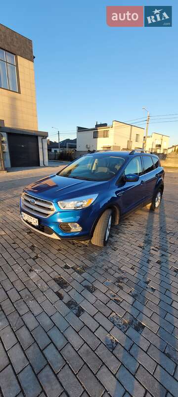 Внедорожник / Кроссовер Ford Escape 2017 в Ровно