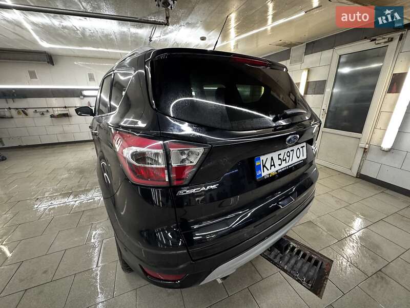 Позашляховик / Кросовер Ford Escape 2017 в Києві
