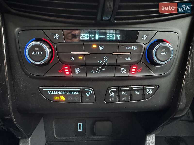 Позашляховик / Кросовер Ford Escape 2017 в Києві