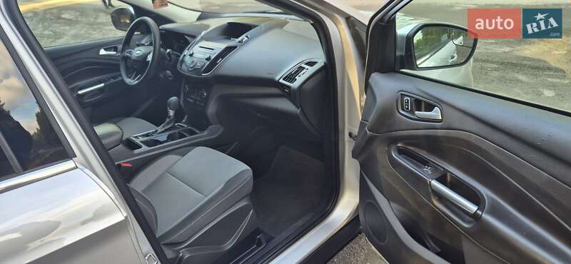 Позашляховик / Кросовер Ford Escape 2017 в Дубні