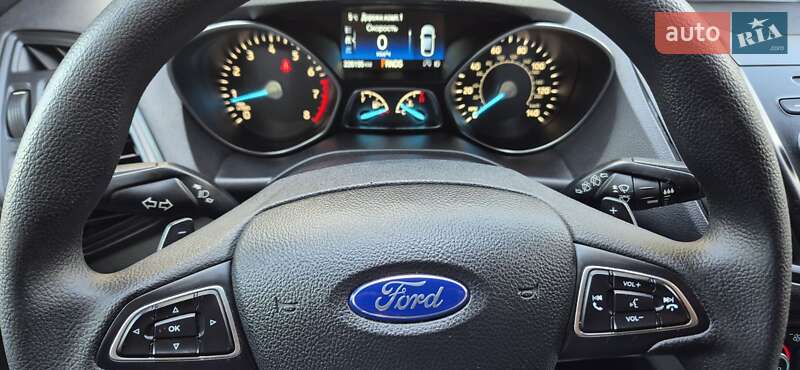 Позашляховик / Кросовер Ford Escape 2017 в Дубні