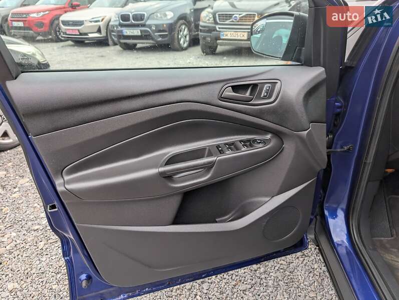 Позашляховик / Кросовер Ford Escape 2015 в Рівному