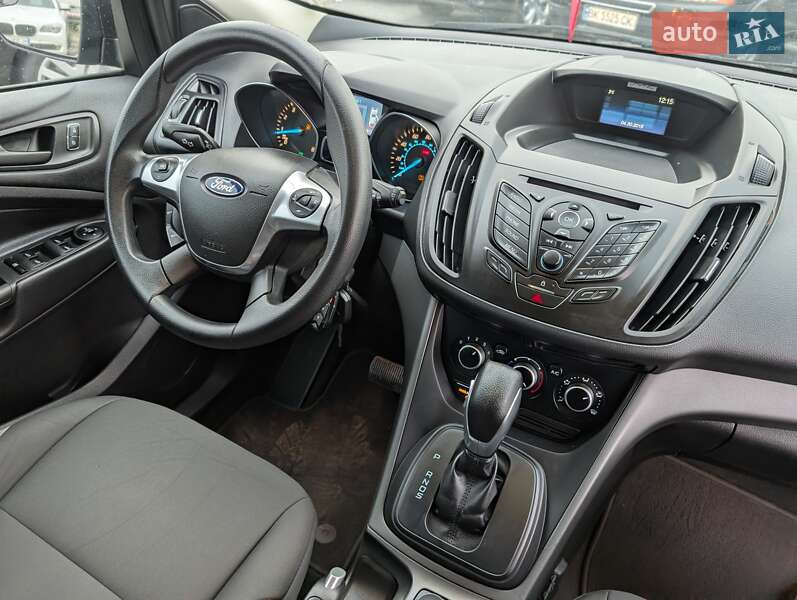 Позашляховик / Кросовер Ford Escape 2015 в Рівному