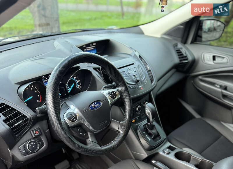 Внедорожник / Кроссовер Ford Escape 2016 в Одессе