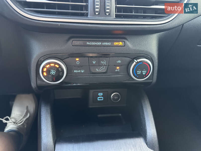 Внедорожник / Кроссовер Ford Escape 2021 в Киеве