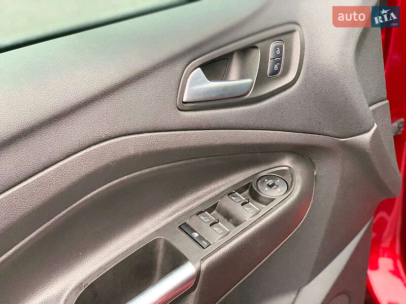 Внедорожник / Кроссовер Ford Escape 2017 в Виннице