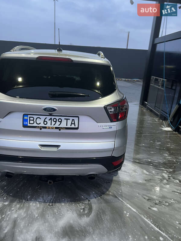 Внедорожник / Кроссовер Ford Escape 2016 в Львове