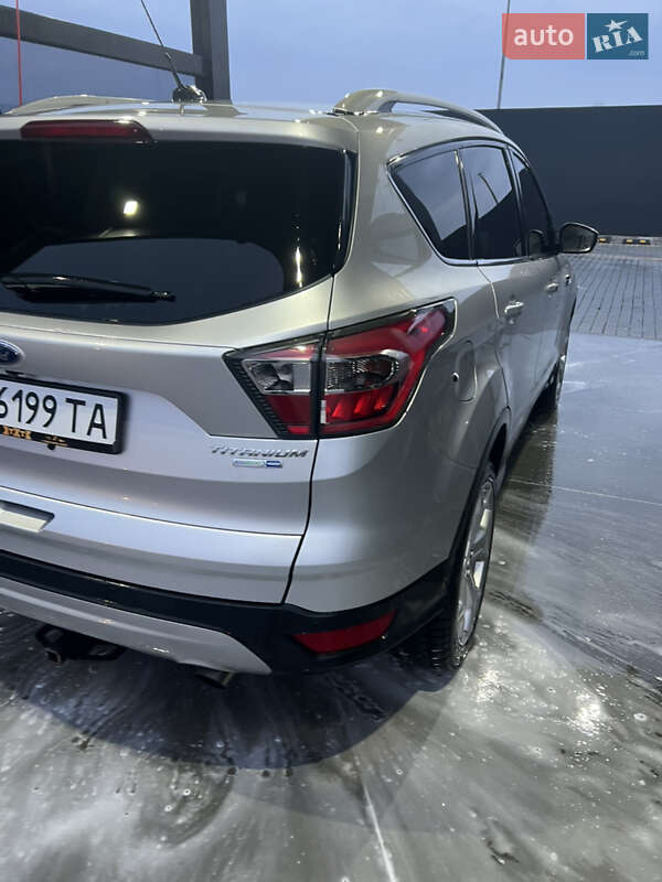 Внедорожник / Кроссовер Ford Escape 2016 в Львове