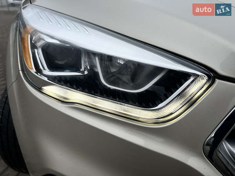 Внедорожник / Кроссовер Ford Escape 2018 в Львове