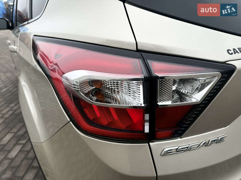 Внедорожник / Кроссовер Ford Escape 2018 в Львове