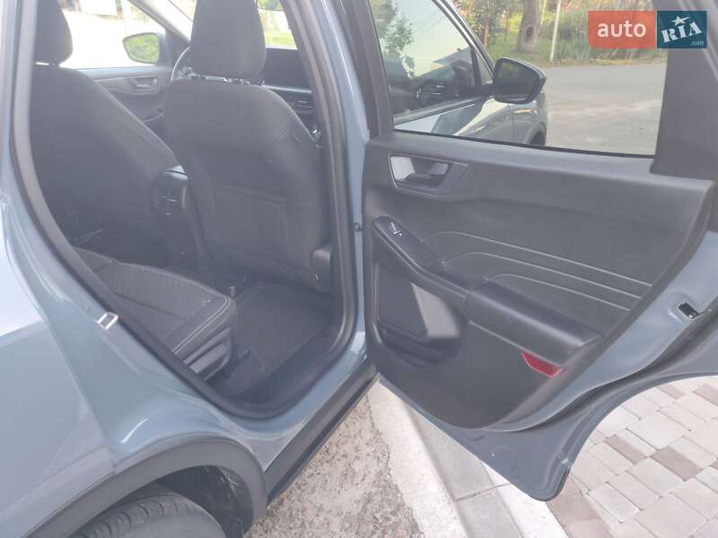 Внедорожник / Кроссовер Ford Escape 2023 в Золочеве фото 17 Внедорожник / Кроссовер Ford Escape 2023 в Золочеве
