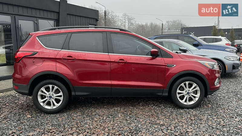 Внедорожник / Кроссовер Ford Escape 2018 в Львове