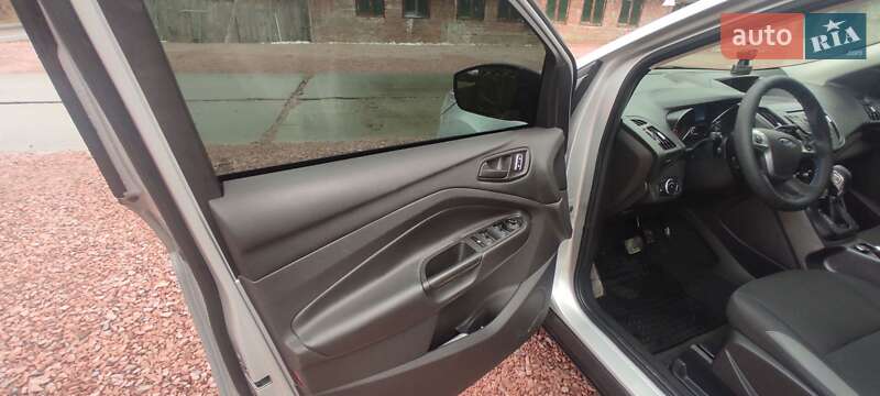 Позашляховик / Кросовер Ford Escape 2015 в Трускавці