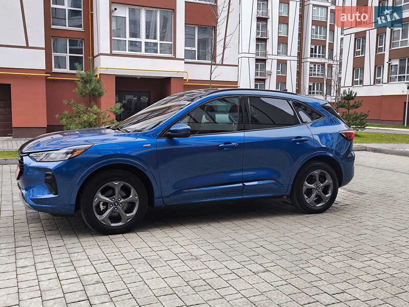 Внедорожник / Кроссовер Ford Escape 2023 в Ивано-Франковске