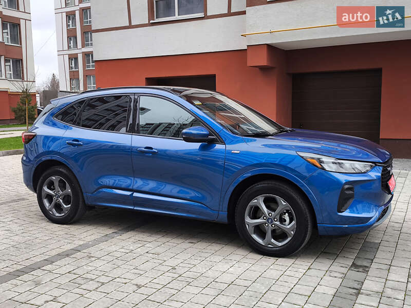 Внедорожник / Кроссовер Ford Escape 2023 в Ивано-Франковске