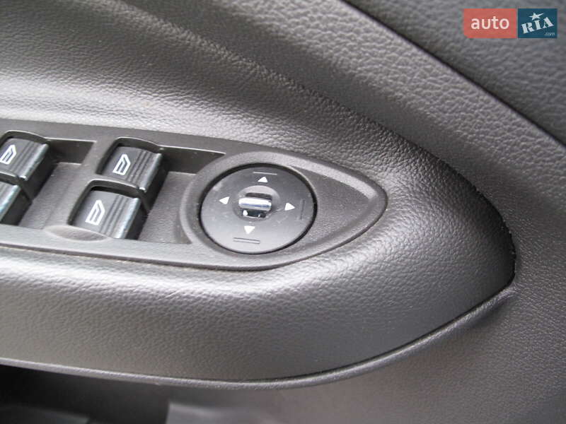 Внедорожник / Кроссовер Ford Escape 2016 в Киеве