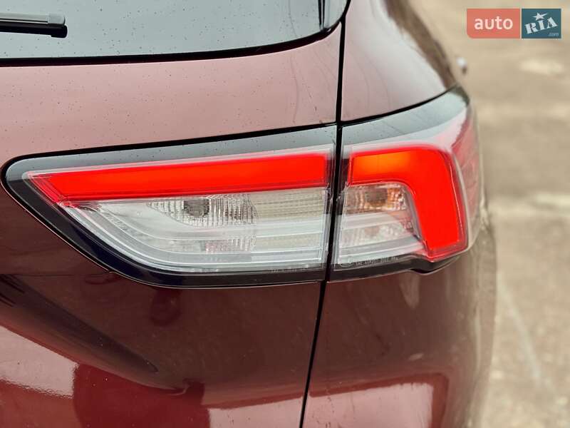 Внедорожник / Кроссовер Ford Escape 2021 в Чернигове