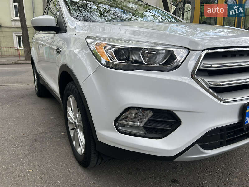 Внедорожник / Кроссовер Ford Escape 2019 в Одессе