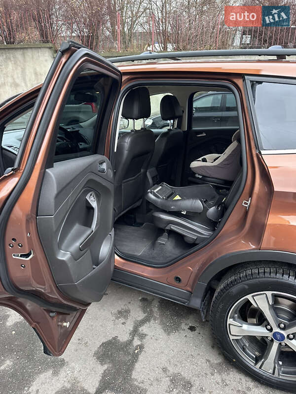 Позашляховик / Кросовер Ford Escape 2016 в Тернополі