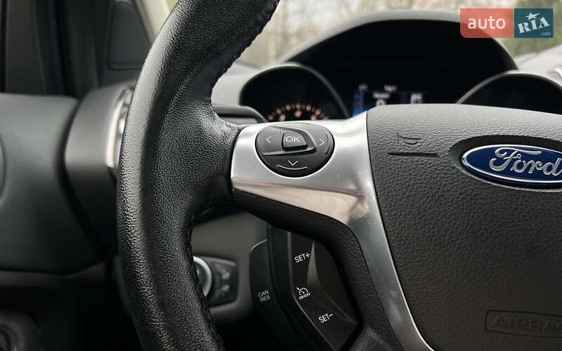 Позашляховик / Кросовер Ford Escape 2015 в Львові