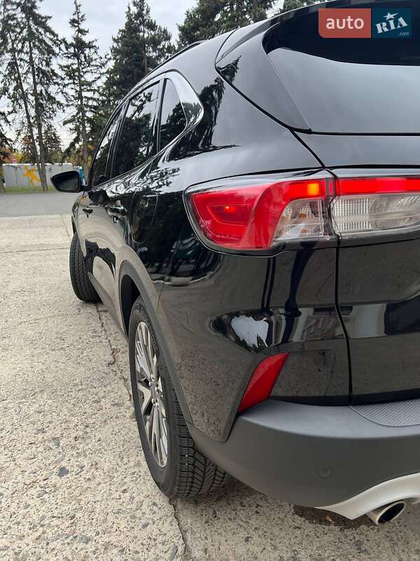 Внедорожник / Кроссовер Ford Escape 2020 в Днепре