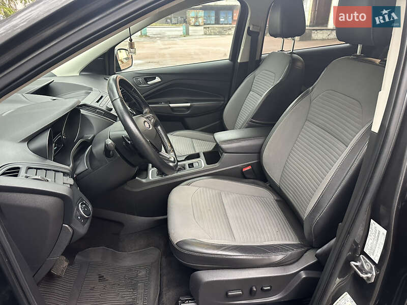 Внедорожник / Кроссовер Ford Escape 2017 в Киеве