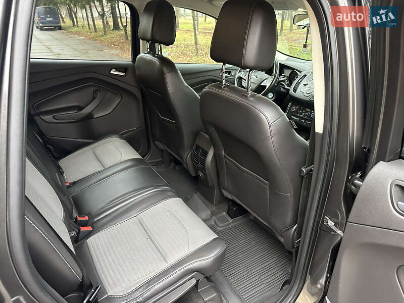 Внедорожник / Кроссовер Ford Escape 2017 в Киеве