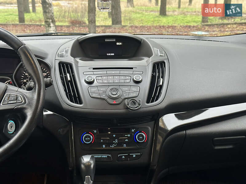 Внедорожник / Кроссовер Ford Escape 2017 в Киеве