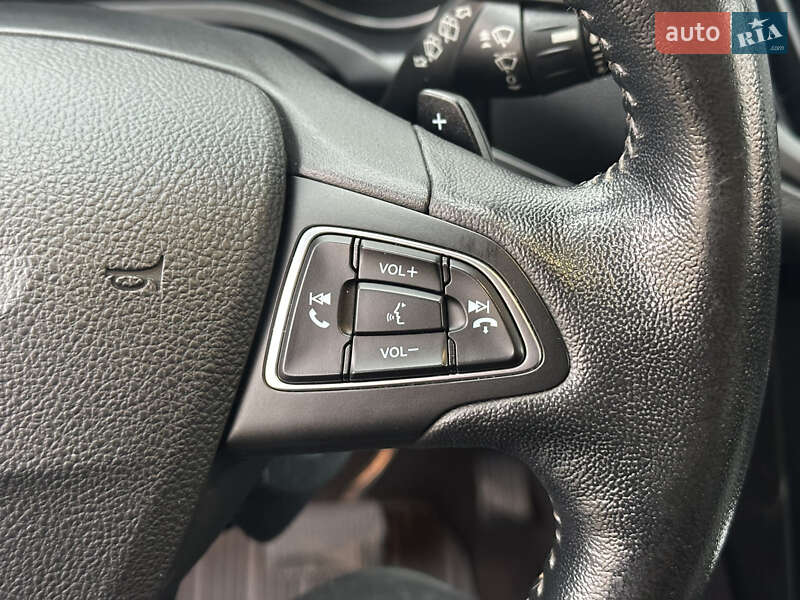 Внедорожник / Кроссовер Ford Escape 2017 в Киеве