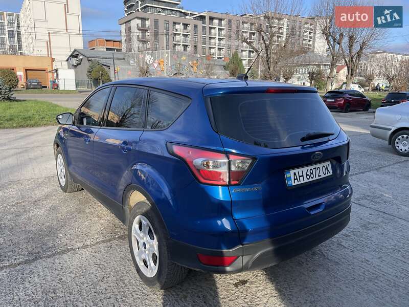 Внедорожник / Кроссовер Ford Escape 2016 в Ужгороде