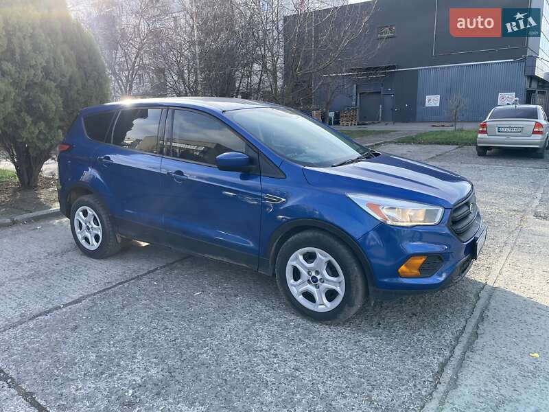Внедорожник / Кроссовер Ford Escape 2016 в Ужгороде